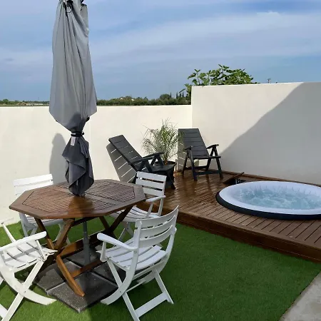 Avec Spa-avril A Sept-camargue 4 Personnes *