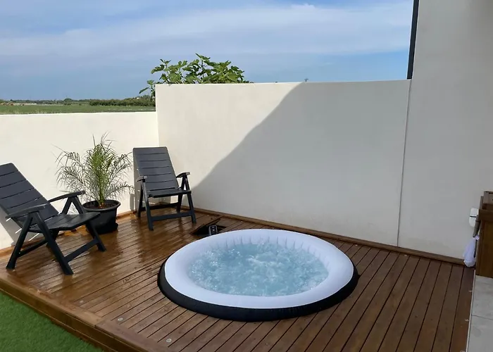 Avec Spa-avril A Sept-camargue 4 Personnes Appartement Saint-Laurent-dʼAigouze