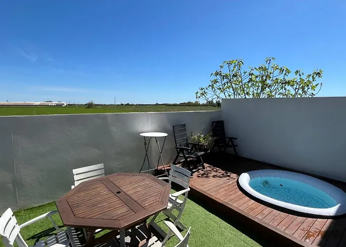 Avec Spa-avril A Sept-camargue 4 Personnes Appartement Saint-Laurent-dʼAigouze