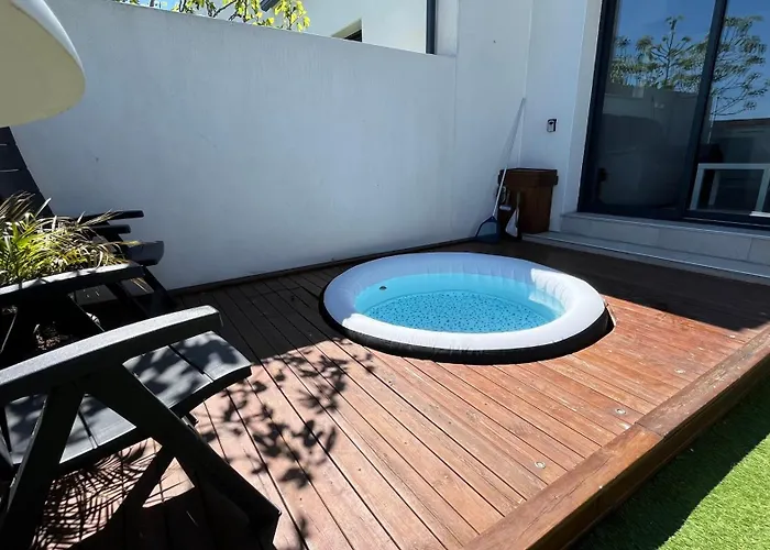 Appartement Avec Spa-avril A Sept-camargue 4 Personnes Saint-Laurent-dʼAigouze